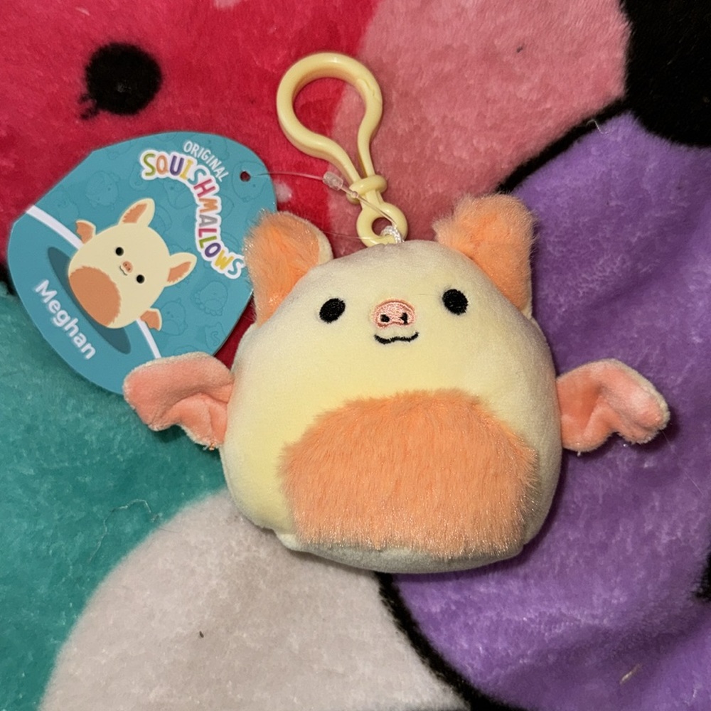 Meghan the bat squishmallow clip NWT